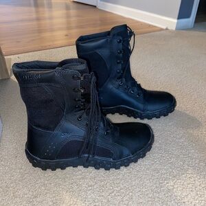 Rocky S2V tactical military boots. Size 10.5